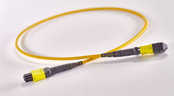 MPO光纤跳线与高性能MTP连接器 数据中心高速互联的关键